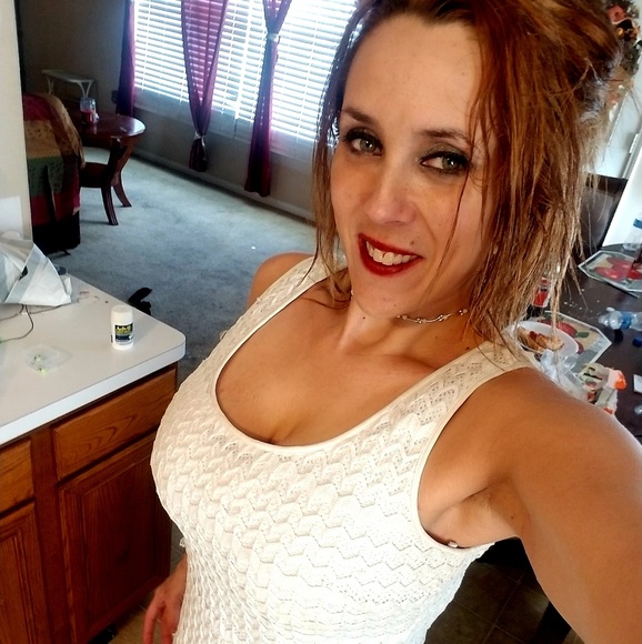 Meet your Posher, Rebecca - Picture 2 of 3